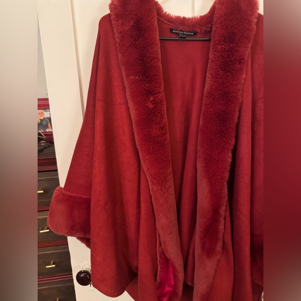 Red Faux Fur Trim Cape/Coat - Picture 2 of 5
